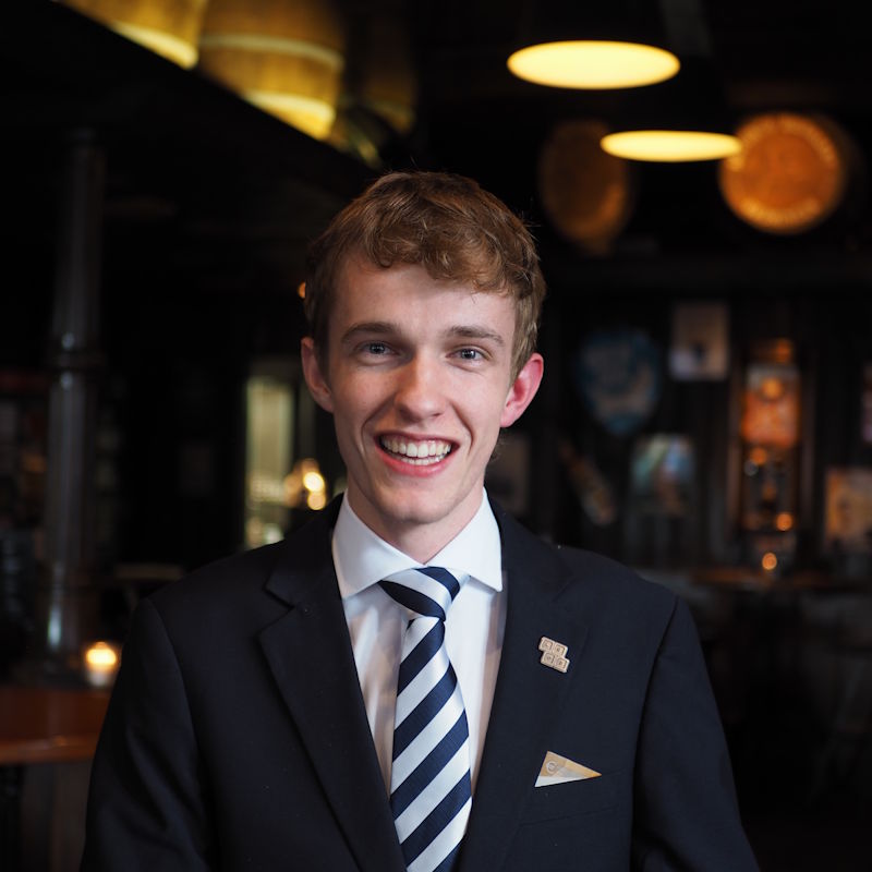 De Penningmeester van het bestuur van ASCI